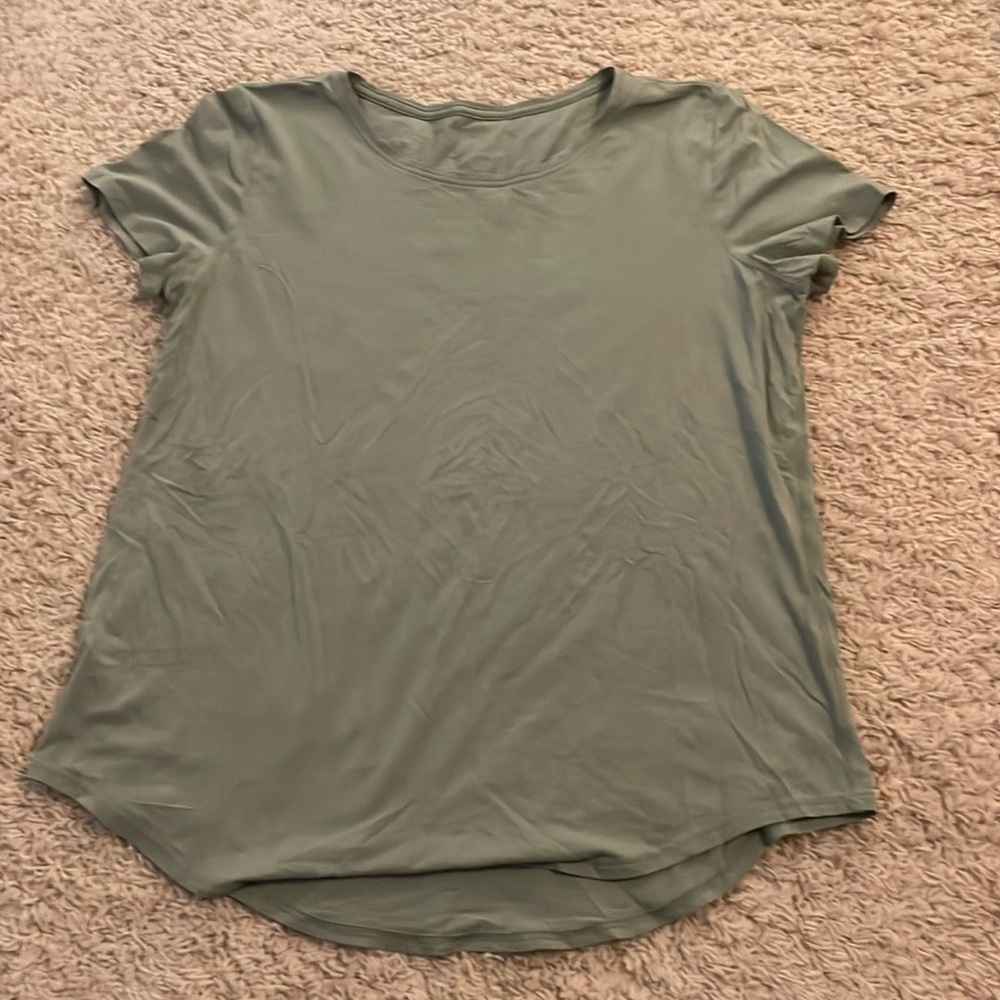 Lululemon loose fitting T-shirt